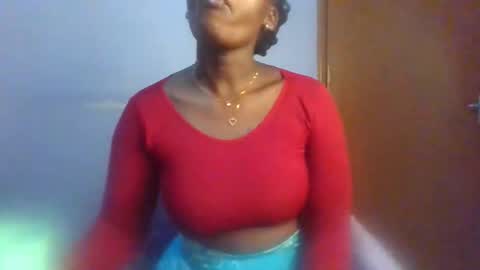 Snapshot of horny_hearts chatting on October 21, 5:30 am phanice online show from October 21, 5:30 am