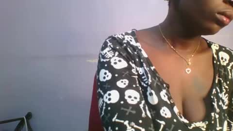 Snapshot of horny_hearts chatting on October 22, 3:40 am phanice online show from October 22, 3:40 am