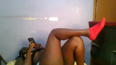 Snapshot of horny_hearts chatting on October 31, 8:04 am phanice online show from October 31, 8:04 am