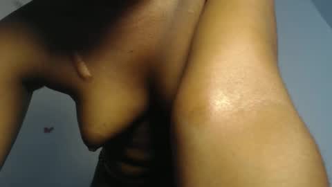 Snapshot of horny_iris chatting on April 12, 7:57 am Iris online show from April 12, 7:57 am