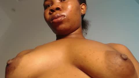 Snapshot of horny_iris chatting on April 19, 8:22 pm Iris online show from April 19, 8:22 pm