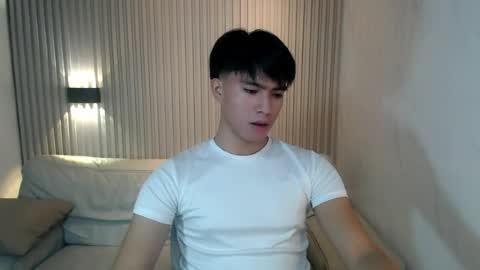 Snapshot of horny_jamesxx chatting on July 8, 1:04 pm cum boy james online show from July 8, 1:04 pm