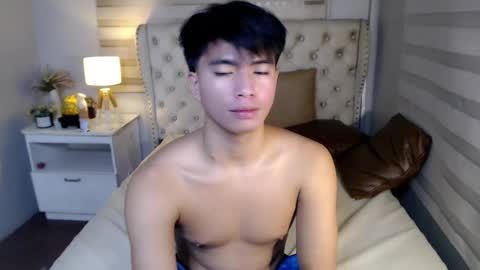 Snapshot of horny_jamesxx chatting on July 11, 6:05 am cum boy james online show from July 11, 6:05 am