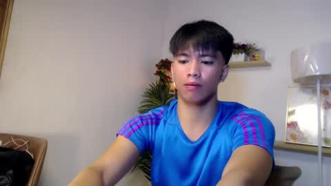 Snapshot of horny_jamesxx chatting on July 21, 4:31 pm cum boy james online show from July 21, 4:31 pm