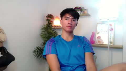 Snapshot of horny_jamesxx chatting on July 30, 4:17 pm cum boy james online show from July 30, 4:17 pm