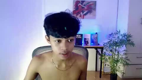 Snapshot of horny_joshxxx chatting on April 17, 7:28 pm horny_joshxxx online show from April 17, 7:28 pm