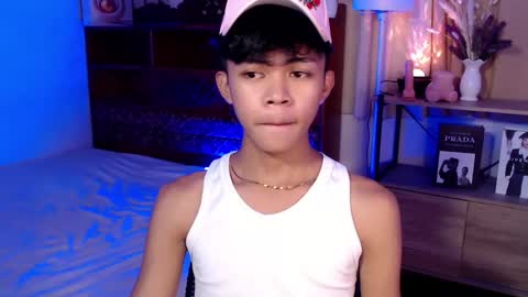 Snapshot of horny_joshxxx chatting on April 30, 11:05 am horny_joshxxx online show from April 30, 11:05 am
