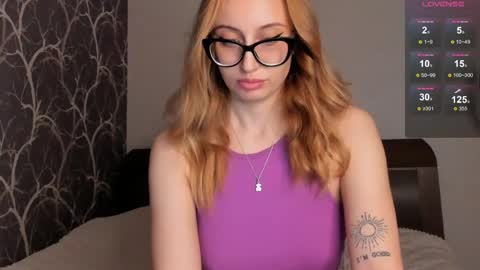 Snapshot of horny_strawberry chatting on June 8, 1:50 am Lia online show from June 8, 1:50 am