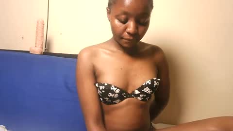Snapshot of horny_wet_baby chatting on June 14, 2:46 am Bellah online show from June 14, 2:46 am