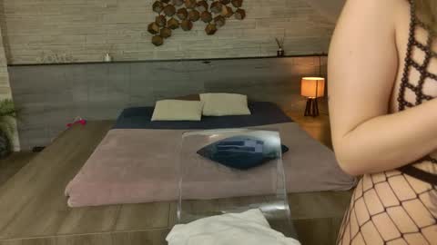 Hornyb33 online show from February 12, 5:24 am