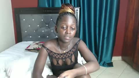 Snapshot of hornybella4 chatting on December 22, 6:49 am Bella online show from December 22, 6:49 am