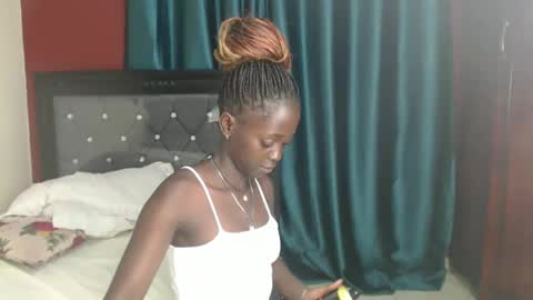 Snapshot of hornybella4 chatting on December 30, 4:19 pm Bella online show from December 30, 4:19 pm