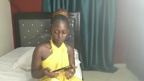 Snapshot of hornybella4 chatting on January 9, 9:47 pm Bella online show from January 9, 9:47 pm