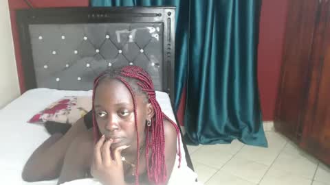 Snapshot of hornybella4 chatting on February 18, 9:42 pm Bella online show from February 18, 9:42 pm