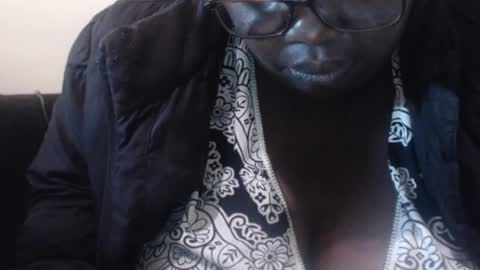 Snapshot of hornybigtitts chatting on February 1, 4:35 am monica zain online show from February 1, 4:35 am