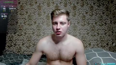 Snapshot of hornyblondieboyy chatting on November 29, 3:37 pm Max online show from November 29, 3:37 pm