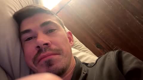 Justin 7 inches online show from March 28, 4:45 am