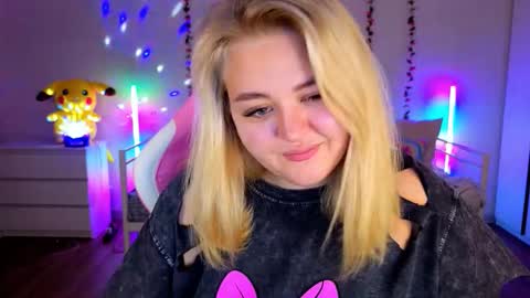 HornyCakee online show from September 9, 9:42 am