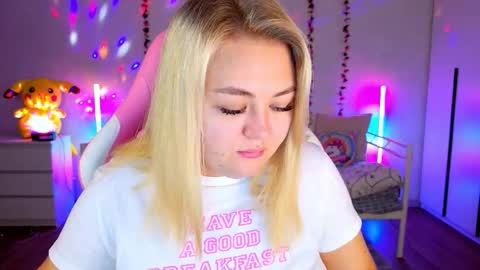 HornyCakee online show from September 10, 9:31 am