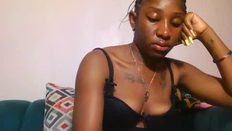Hornycammy23 online show from June 14, 7:43 am