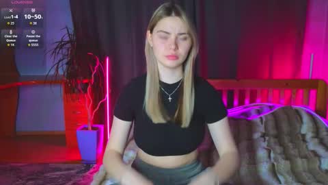 Snapshot of hornycharisma chatting on March 20, 3:39 pm Jolly online show from March 20, 3:39 pm