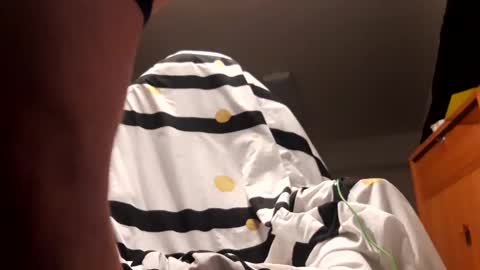 hornycock_1993 online show from December 4, 5:27 am