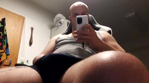 hornycock_1993 online show from December 11, 4:39 am