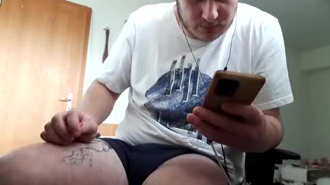 hornycock_1993 online show from February 13, 10:23 am