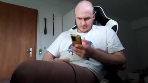 hornycock_1993 online show from February 13, 3:46 pm