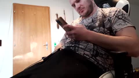 hornycock_1993 online show from February 16, 8:10 am