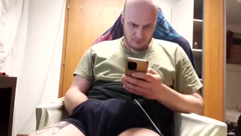hornycock_1993 online show from February 27, 6:42 pm