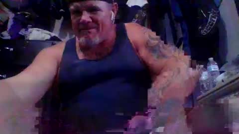 hornyhungwhiteboy4u269 online show from October 6, 12:19 am