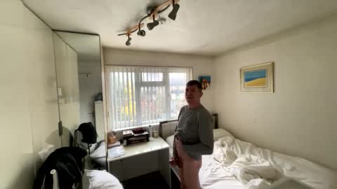 Hornylondon online show from November 7, 9:09 am