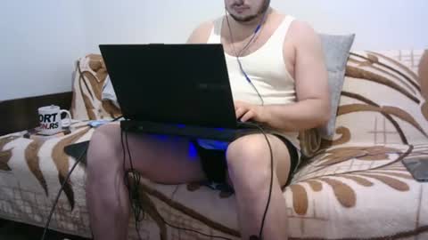hornymonkey991 online show from June 11, 1:38 am