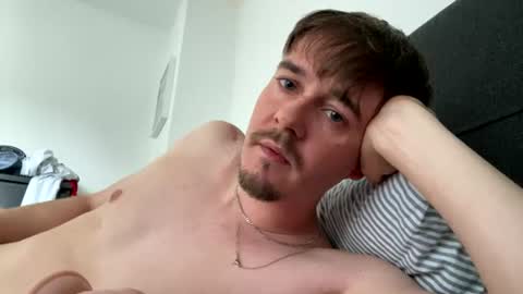 Snapshot of hornynick2004 chatting on July 27, 12:01 pm Nick online show from July 27, 12:01 pm