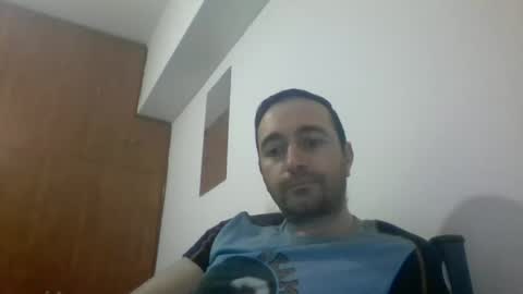 Snapshot of hornysnake69 chatting on February 19, 1:40 am hornysnake69 online show from February 19, 1:40 am