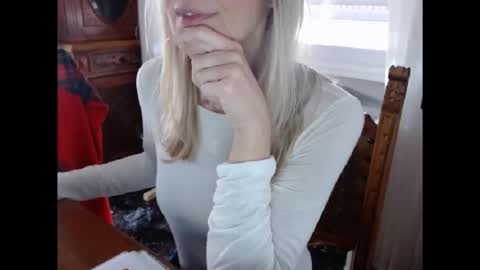 Snapshot of hornyssima chatting on November 8, 10:59 am Hornyssima online show from November 8, 10:59 am