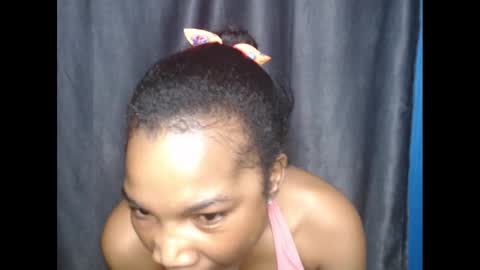 Snapshot of hornyxbum chatting on December 11, 3:35 am hornyxbum online show from December 11, 3:35 am