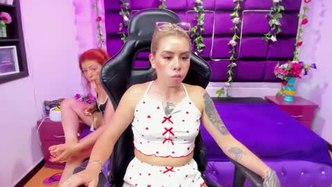 hornyy mom online show from December 11, 6:09 pm