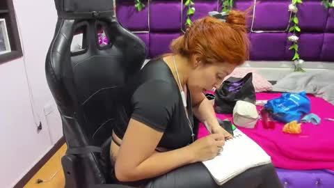 hornyy mom online show from December 20, 8:01 pm