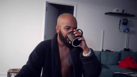 Snapshot of horus00 chatting on December 19, 11:28 am Horus00 online show from December 19, 11:28 am