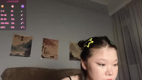 Snapshot of hosina_sayeri chatting on May 23, 10:14 pm hosina_sayeri online show from May 23, 10:14 pm