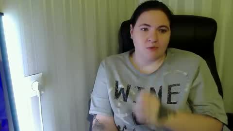 Snapshot of hot2panthers chatting on November 19, 12:43 am hot2panthers online show from November 19, 12:43 am