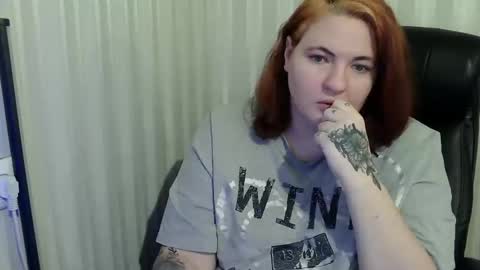 Snapshot of hot2panthers chatting on December 1, 3:17 pm hot2panthers online show from December 1, 3:17 pm