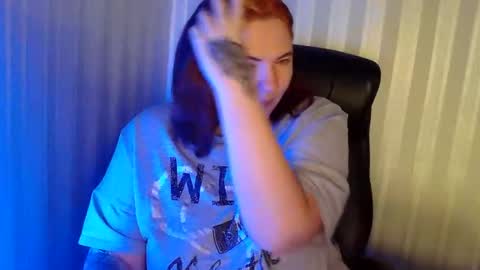 Snapshot of hot2panthers chatting on December 2, 9:25 am hot2panthers online show from December 2, 9:25 am