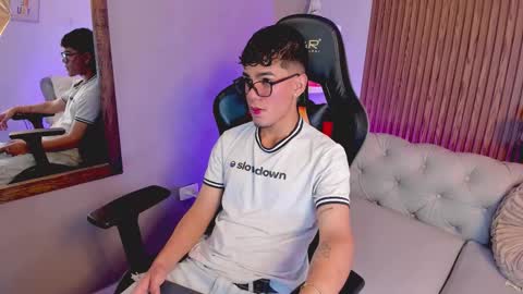 alex online show from December 14, 8:24 pm