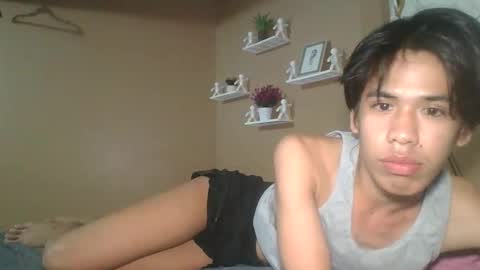 lover22 online show from March 4, 12:33 pm