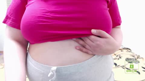 Snapshot of hot_and_pretty chatting on December 23, 1:24 pm Lila online show from December 23, 1:24 pm