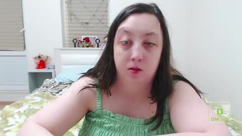 Snapshot of hot_and_pretty chatting on January 9, 3:44 pm Lila online show from January 9, 3:44 pm