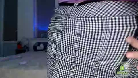 Snapshot of hot_and_pretty chatting on November 8, 3:01 pm Lila online show from November 8, 3:01 pm